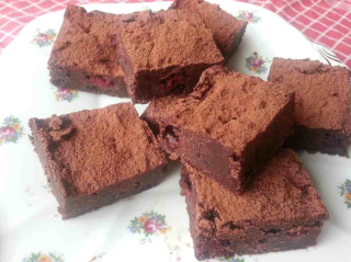 Choc chilli fruitige fudge brownies4