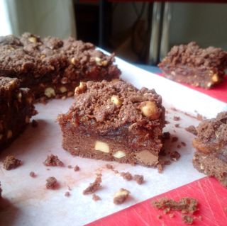 Pinda  dadel & chocolade kruimel blokjes3